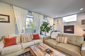 Sleek Seattle Home with Rooftop Patio and Views!